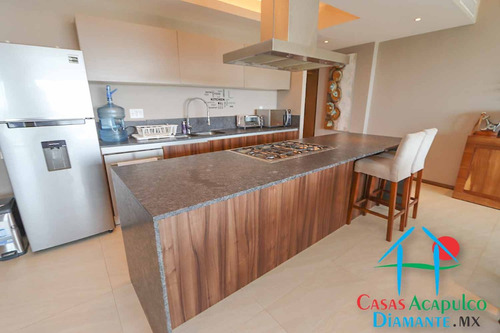 Cad La Isla Emerald C10. Terraza Grande Con Vista A Los Jardines Y Albercas