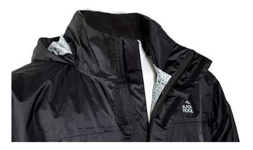 Campera Impermeable Capucha Black Rock Yacanto En Palermoº Envio Gratis