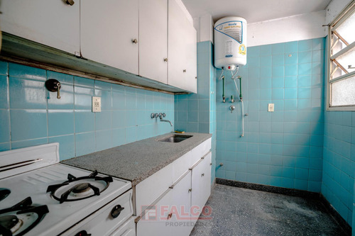 Departamento De Dos Ambientes Cerca Del Parque Rivadavia