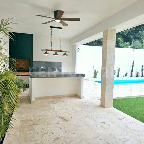 For Rent Very Spacious House And Land At Ejido Playa Del Carmen P3442