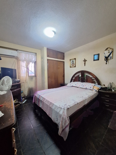 En Venta Apartamento Ubicado En Los Teques.bloque 15. Jmus
