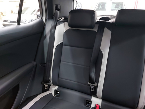 Imagen 12 de 25 de Volkswagen T-cross Highline At 200tsi