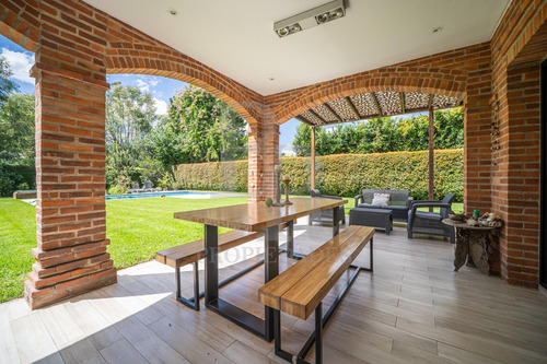 Excelente Casa En Venta Miraflores Country Club - Las Lomitas