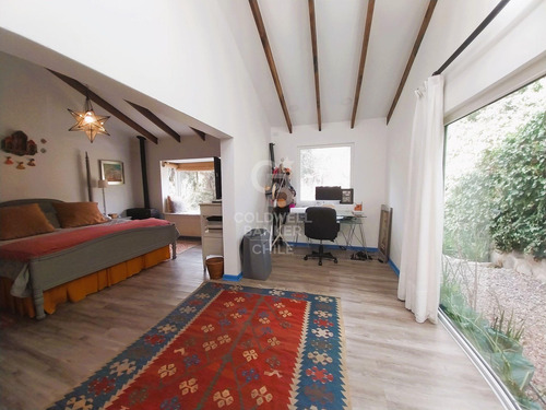 Estilo Colonial Con Gran Terreno Y Lindas Vistas