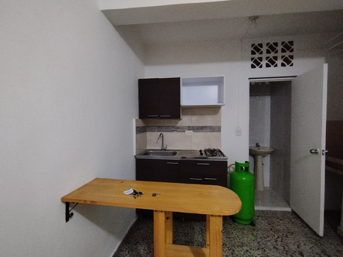 Apartaestudio Para Alquiler En Envigado - La Magnolia 