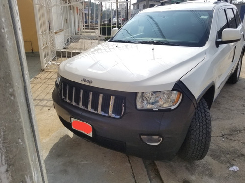 Antifaz Solo Parte Fascia Jeep Grand Cherokee 2014 2015 2016