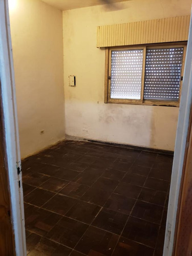 Imagen 7 de 11 de Lote Propio Con Casa A Refaccionar Y Galpón En Muy Buena Ubicación!.