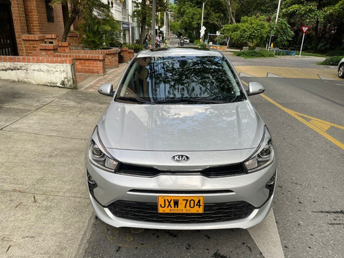 Imagen 2 de 13 de Kia Río Zenith 2022 Automatico 1.4 Full Equipo
