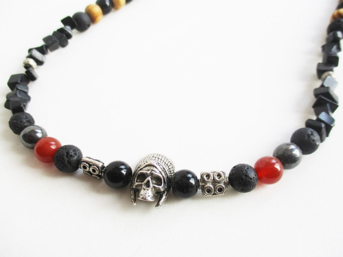 Vishudi  Collar Hombre Onix Caucho Calavera Con Penacho