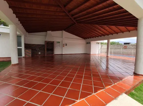 Apartamento En Arriendo En Prados Del Este. Cod A24223
