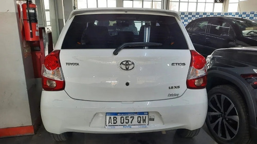 Imagen 5 de 15 de Totota Etios Xs Nuevo 75.000 Km Mca A#1