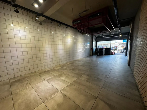 Excelente Local Comercial, Calle Bulnes Lado Macdonalds