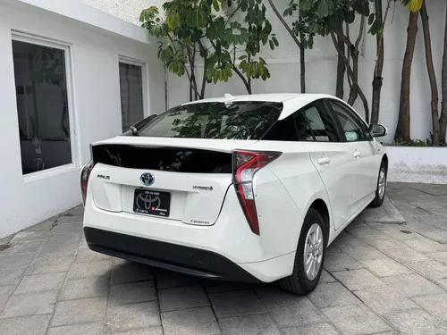 Toyota Prius 1.8 Premium Cvt
