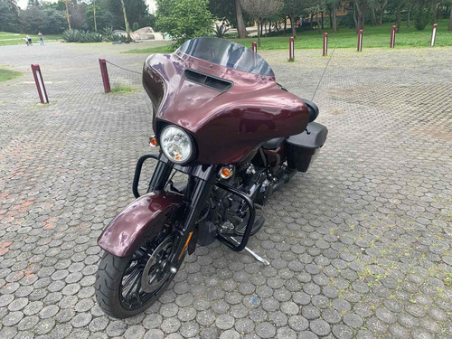 Imagen 10 de 13 de Harley Davidson Street Glide