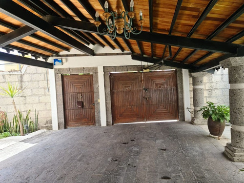En Venta Residencia En Carretas, Super Cétrica, De Super Lujo !!