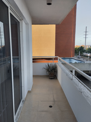 Apartamento En Alquiler Calle Arismendi, Lecheria