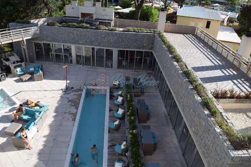 Apartamento En Brava, 1 Dormitorios *- Ref: 2855