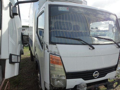 Imagen 10 de 14 de Nissan Cabstar 2009 Por Partes