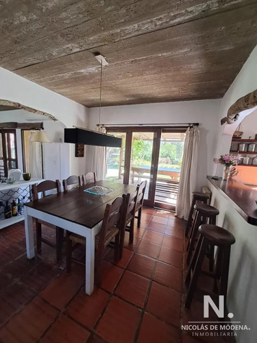 Casa A La Venta De 3 Dormitorios En Punta Del Este Con Un Magnífico Terreno De 1400 Mts2