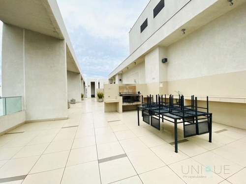 Imagen 23 de 30 de En Venta Luminoso Departamento En Las Condes 2d-2b-1e-1b