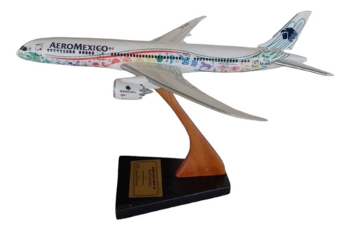 Aeroméxico Avión A Escala