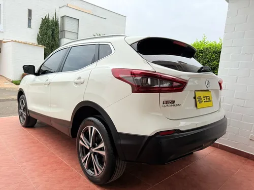 Nissan Qashqai 2.0 Advance 142 hp