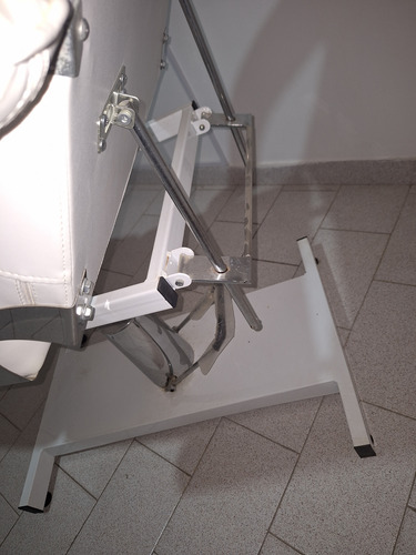 Sillón Hidráulico Para Cosmetologia Blanco Reclinable Cuadrada (Usado)