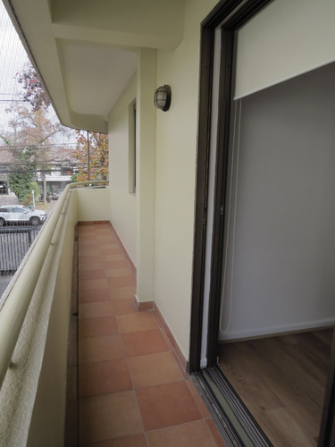 Para Inversión Con Arrendatarios. 4d / 3b Avda. Manquehue