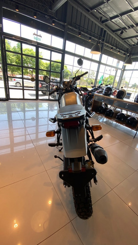 Imagen 7 de 14 de Royal Enfield Himalayan Mirage Silver