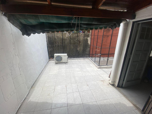 Casa De Pasillo Con Tres Dormitorios Y Terraza - Rosario, Centro