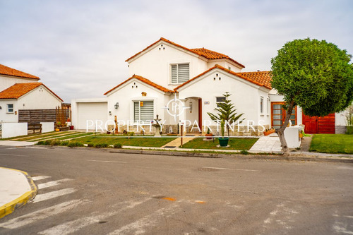 Hermosa Casa En Serena Golf