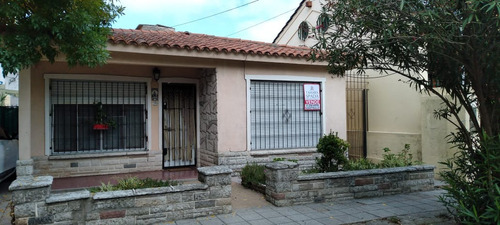 Casa Y Departamentos A Trescientos Metros Mar En Block En Santa Teresita