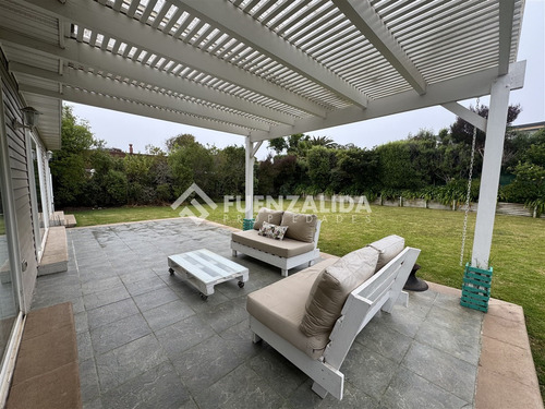 Impecable Casa Excelente Ubicación En Sta. María Del Mar
