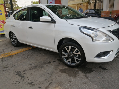 Imagen 1 de 9 de Nissan Versa 2019 1.6 Advance Mt