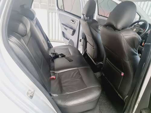 Imagem 5 de 6 de Volkswagen Crossfox 1.6 Mi Flex 8v 4p Manual