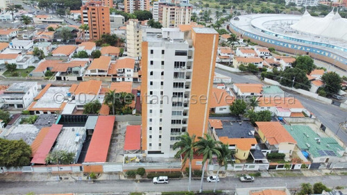  Apartamentos En Ventas En Zona Este De Barquisimeto Cuenta Con  Una Construcción De 114 Mts2 Que Cuenta Con Vigilancia Privada 24/7 , Planta Electrica