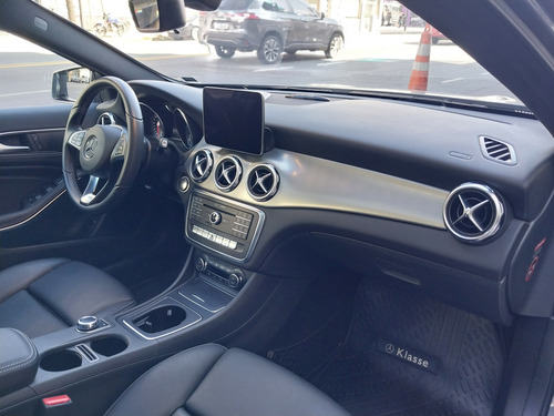 Mercedes-Benz Clase GLA 1.6 Gla200 Urban 156cv