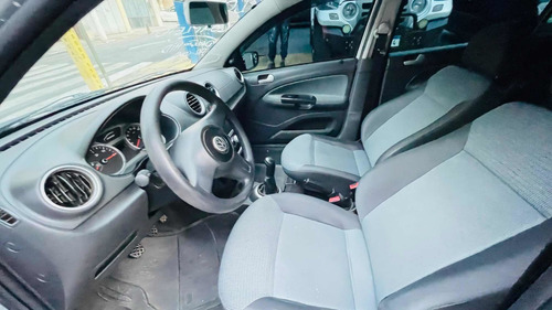 Imagem 10 de 15 de Volkswagen Gol 2013 1.0 Trend Total Flex 5p