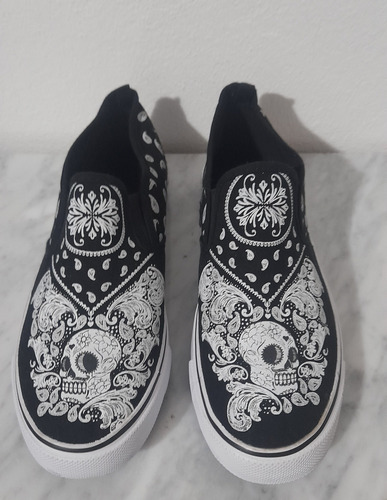 Tenis Slip - On De Cráneo Para Mujer Talla 26 Mx Hot Topic 