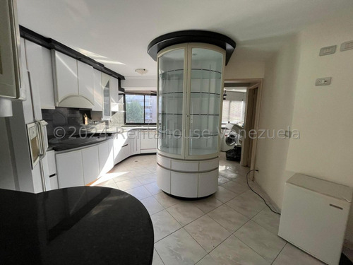 Alquiler De Elegante Apartamento En Colinas De Valle Arriba / Cl. Mls-24-21087