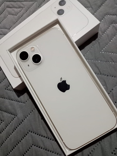 Celular iPhone 13 Blanco, App De Tik Tok (Usado)