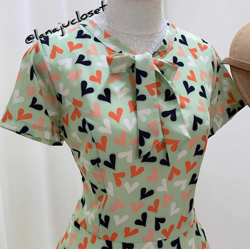 Imagem 4 de 7 de Vestido Midi Rodado Verde Com Laço Na Gola