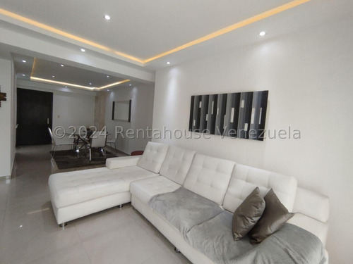 Se Vende Apartamento En Las Chimeneas Valencia, Cuenta Con Pozo, Planta Eléctrica 50%, Cocina Totalmente Equipada Y Una Bella Terraza Con Vista Panorámica. Facial Acceso A La La Autopista. Dapo