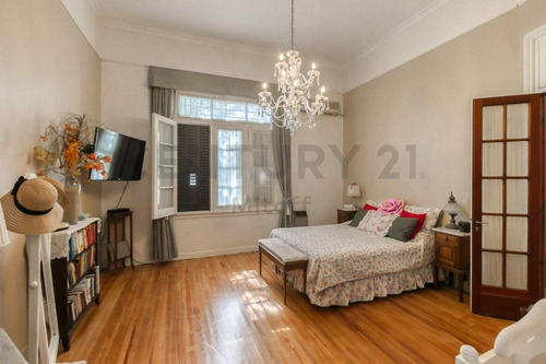 Casa En Venta De 3 Dormitorios Con Patio Y Cochera