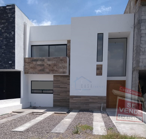 Hermosa Casa En Bio Grand Juriquilla, 3 Recamaras, Jardín,  