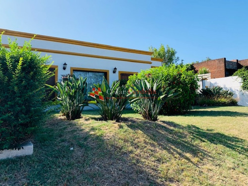 Importante Residencia A Metros Del Mar- Ref: 1435