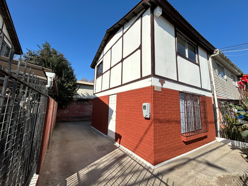 Práctica Casa Recién Renovada A Pasos Metro Las Parcelas