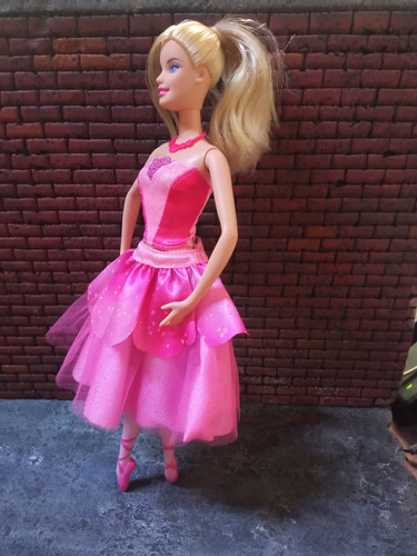 Barbie Muñeca Bailarina Zapatillas Mágicas Usada Mattel 2012 (Usado)