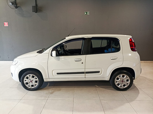 Fiat Uno Uno Attractive 1.4 8V (Flex) 4p