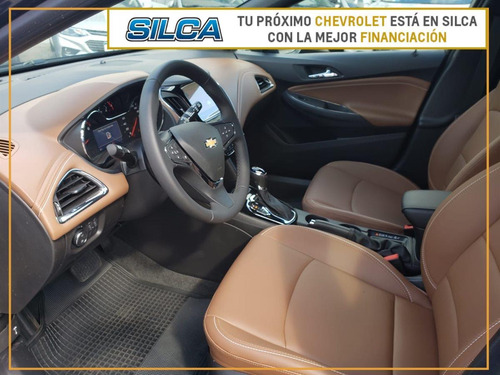 Imagen 10 de 16 de Chevrolet Cruze Premier 2023 Azul 0km
